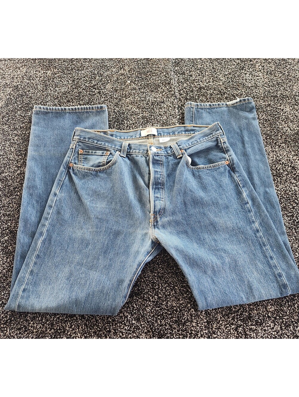 Vintage Levis 501 Mens Straight Leg Button Fly Blue Denim Jeans 38x34 Y2K